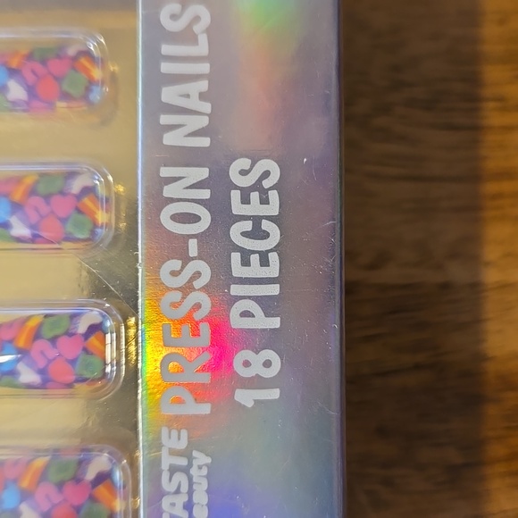Taste Beauty Lucky Charms Press-on Nails - Picture 3 of 4